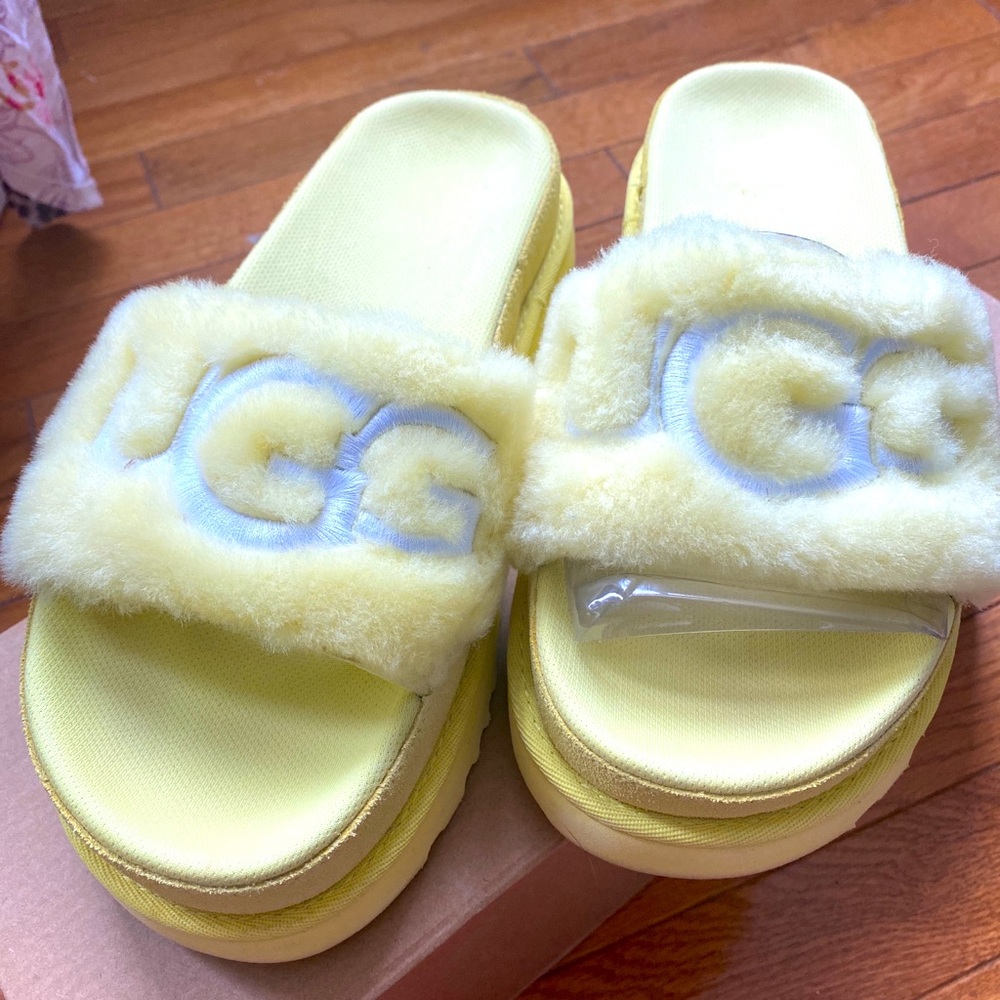 UGG 2020 Canary Platform Slippers